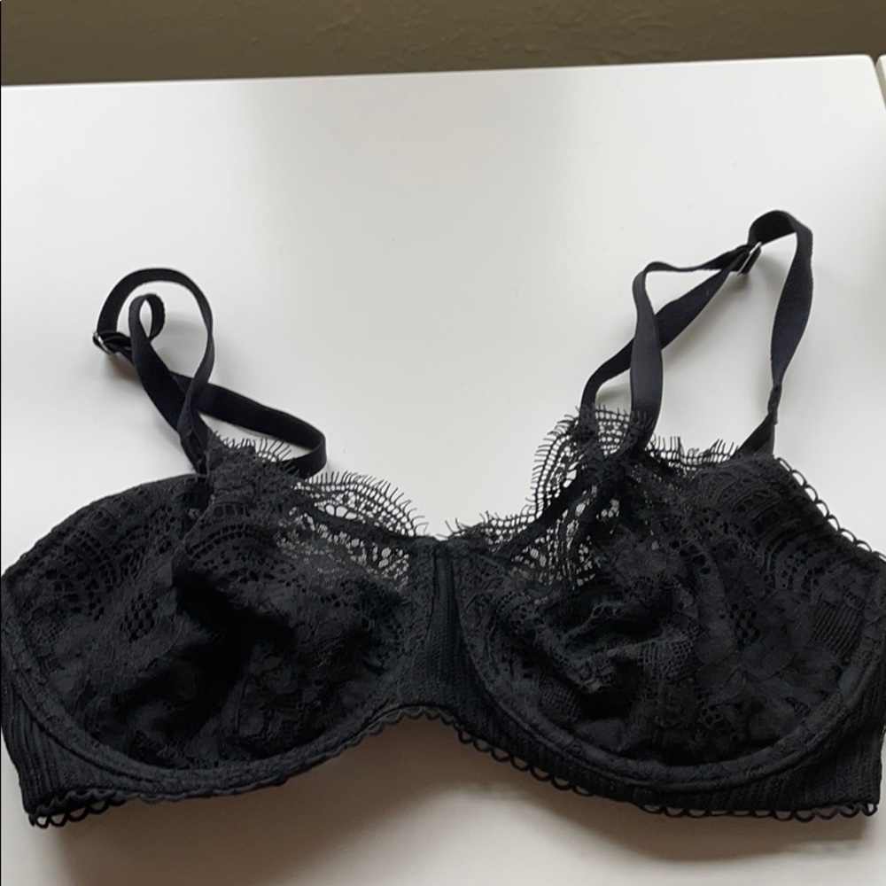 VS Black lace bra